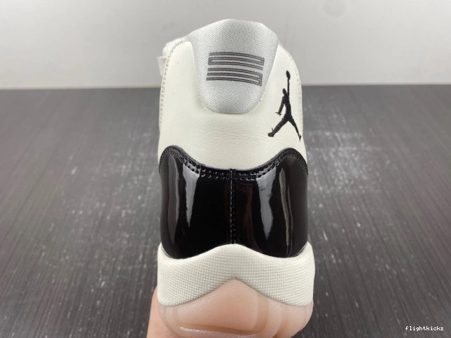 11 WMNS AR0715-101 Jordan Neapolitan Air 0730